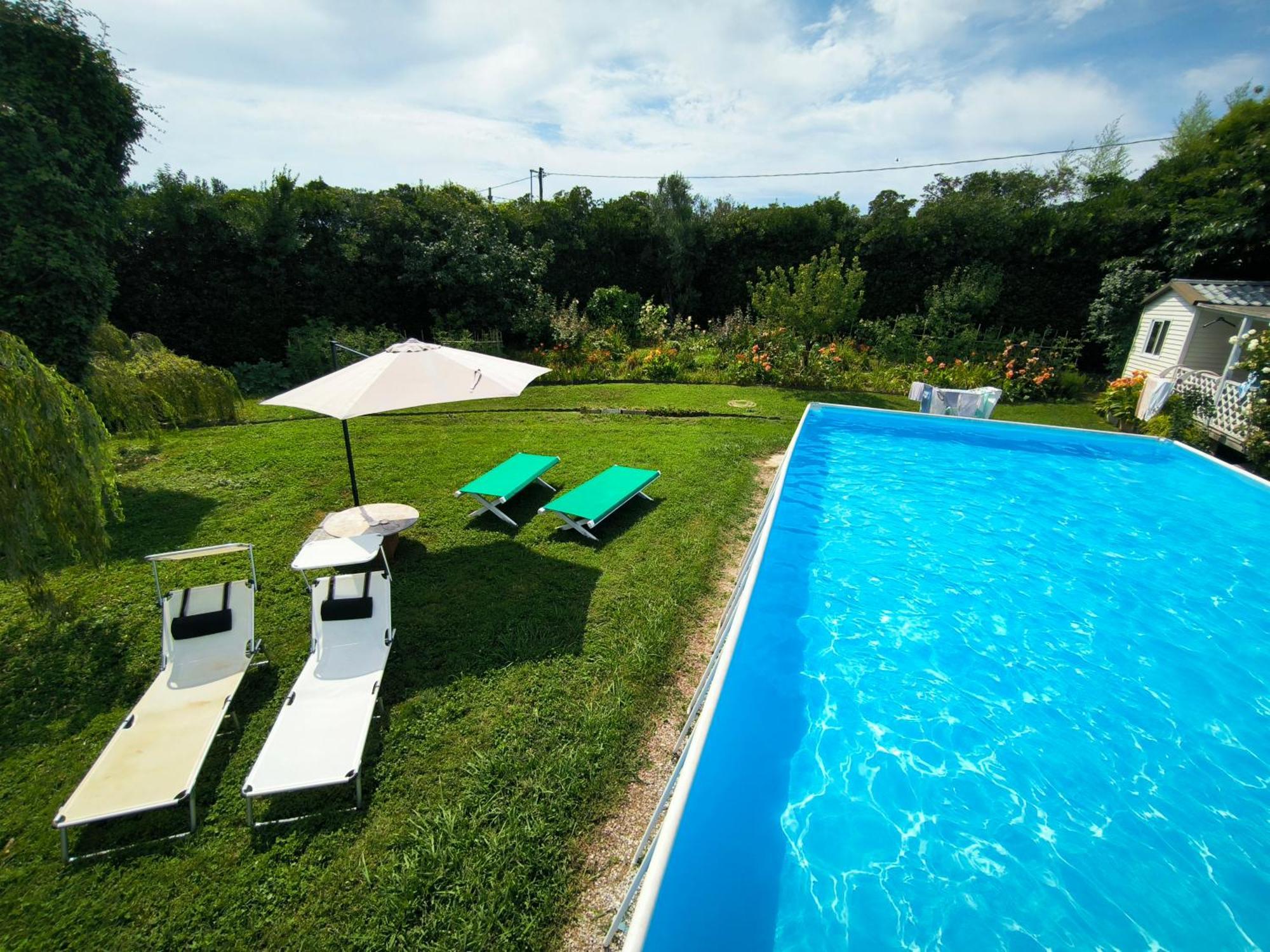 Versilia - Pietrasanta - Le Colmate Guesthouse Tonfano Exteriör bild